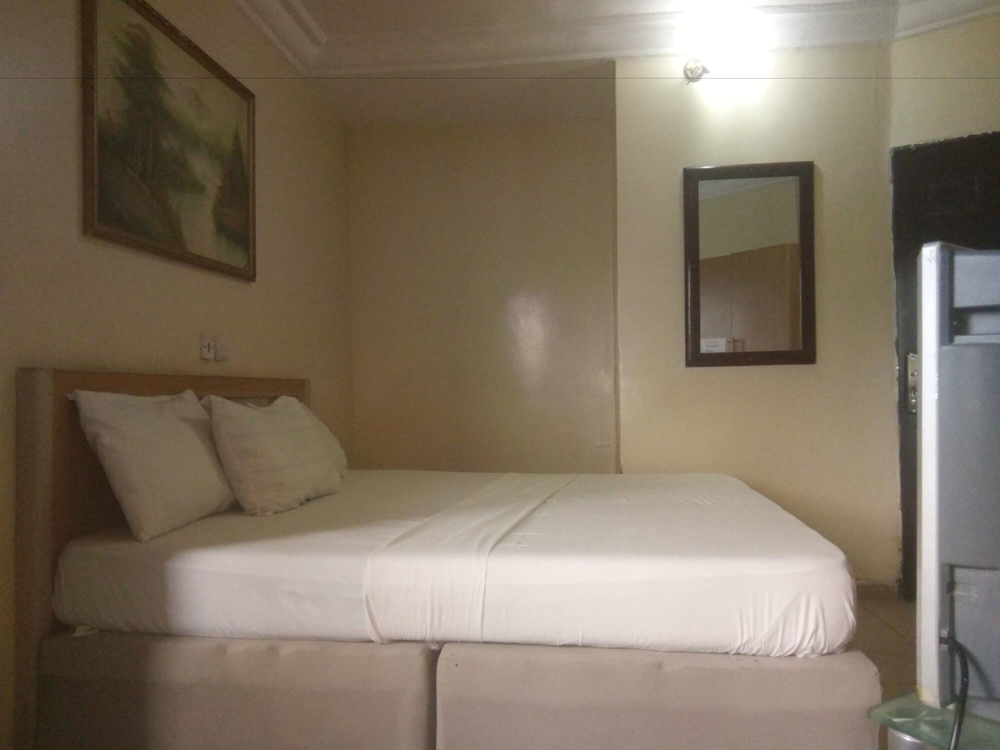 Oxford Hotel Абуджа Екстер'єр фото